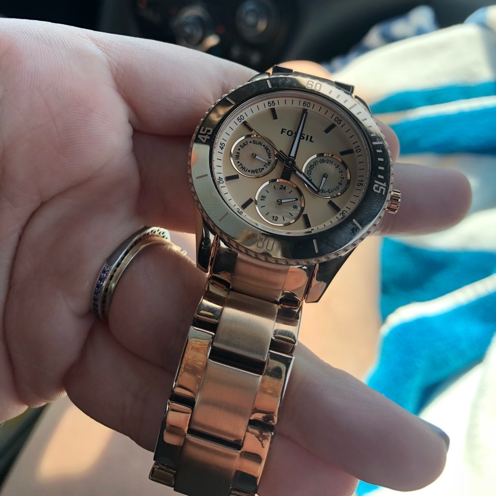 FOSSIL ROSEGOLD WATCH